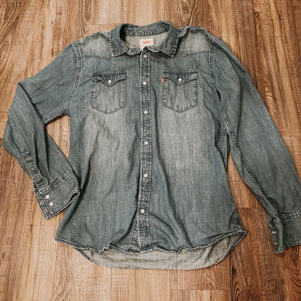 Men’s Levi Casual Jean Button Down